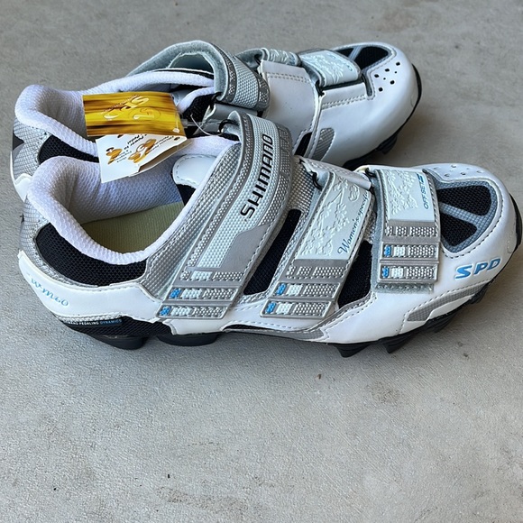 Shimano Bike Shoes - Picture 2 of 9